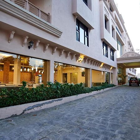 Jc Castle Hotel Ширди Екстериор снимка
