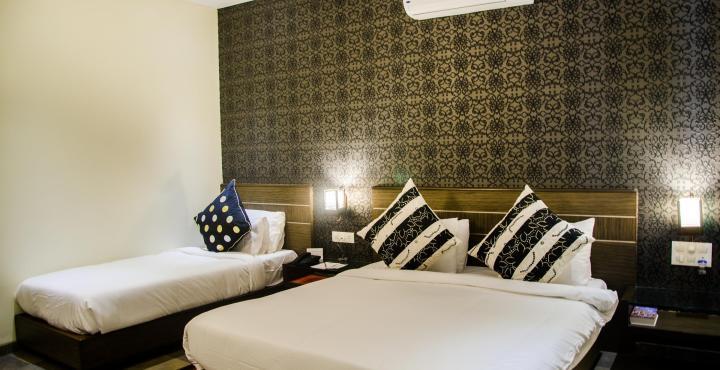 Jc Castle Hotel Ширди Екстериор снимка