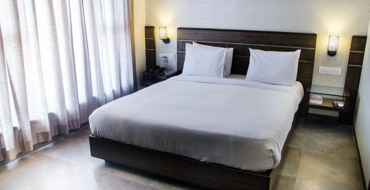 Jc Castle Hotel Ширди Екстериор снимка