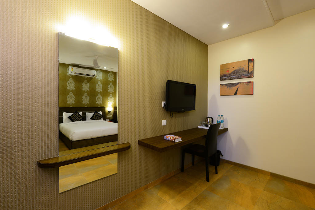 Jc Castle Hotel Ширди Екстериор снимка