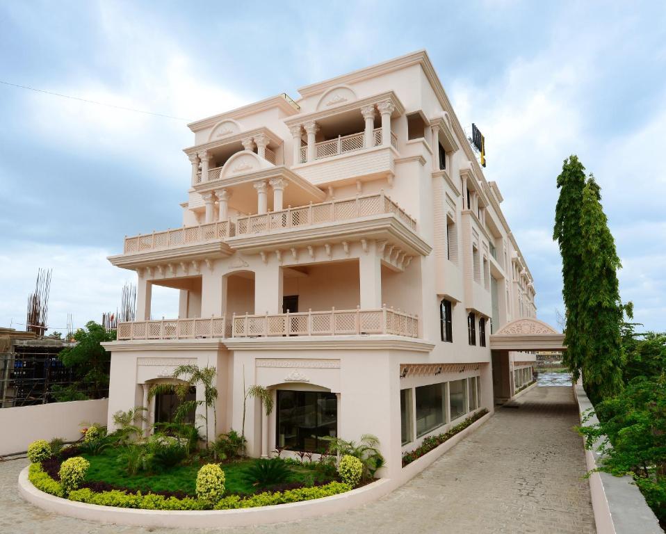 Jc Castle Hotel Ширди Екстериор снимка