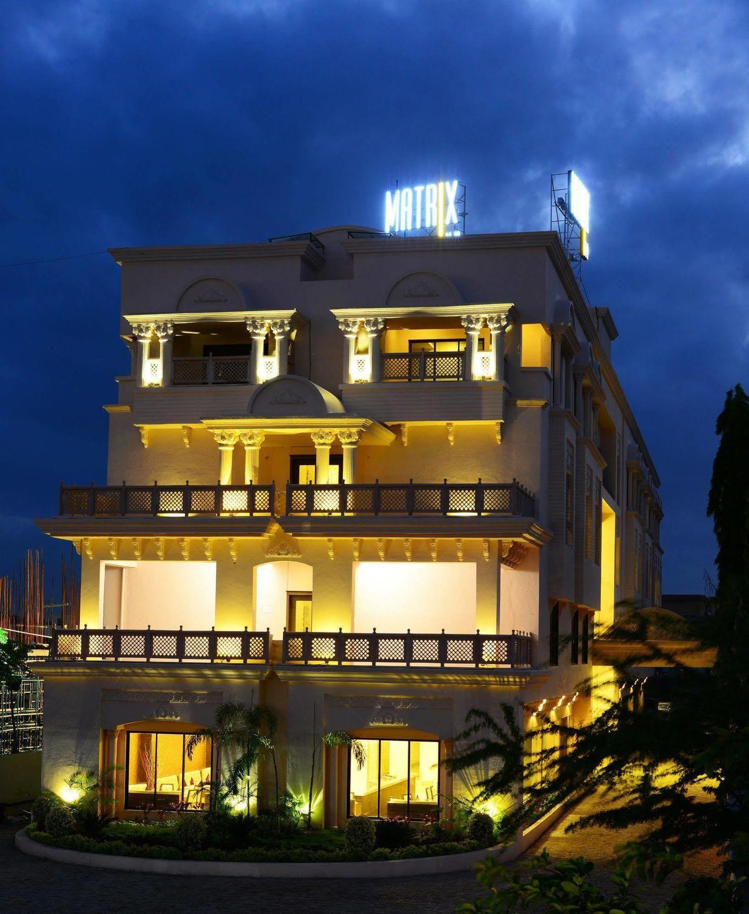 Jc Castle Hotel Ширди Екстериор снимка